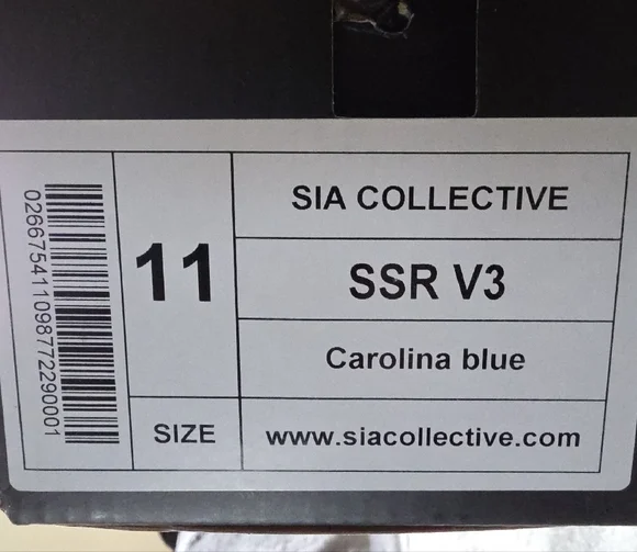 Stylish Blue and White Men's Sneakers - Picture 12 of 12